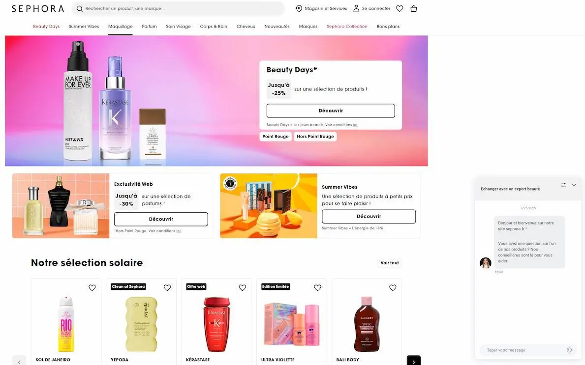 Capture du site sephora.fr avec le widget de chat visible, incitant les visiteurs à échanger avec une experte beauté en direct.